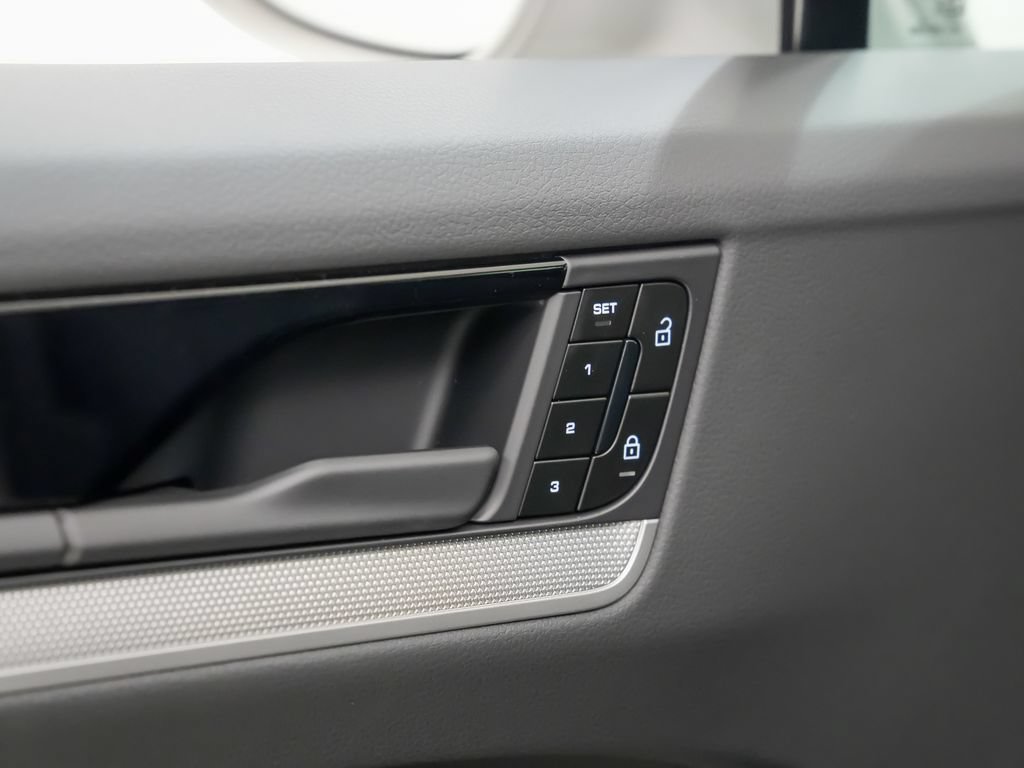 New 2026 Porsche Cayenne AWD/4WD image 22