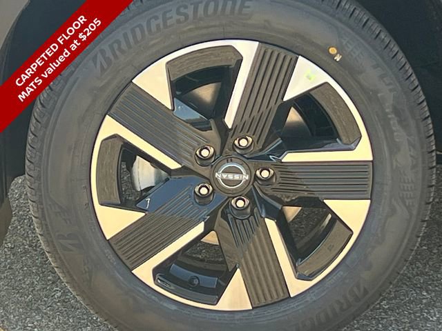 New 2026 Nissan Kicks SV w/ Charging Package image 6