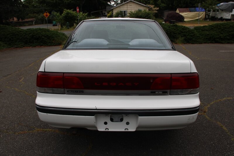 Used 1993 Subaru Legacy L FWD image 10