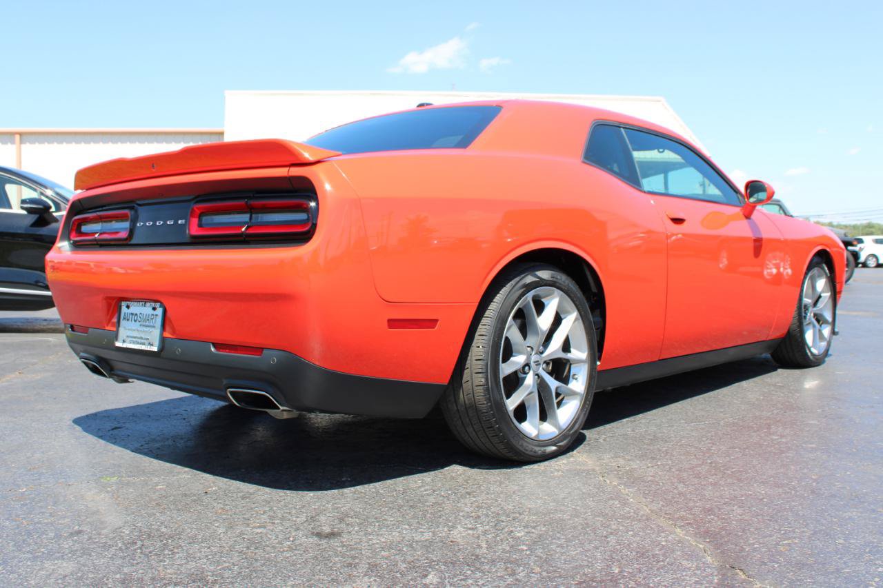 Used 2022 Dodge Challenger GT RWD image 4