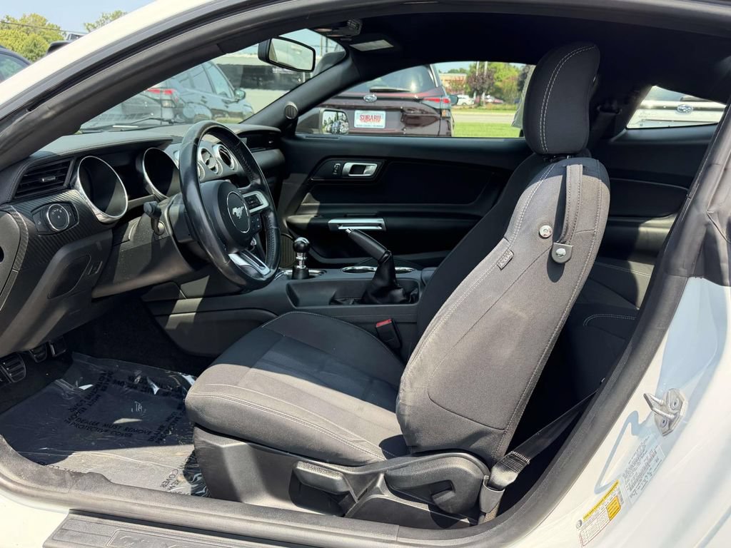 Used 2018 Ford Mustang Coupe RWD image 18