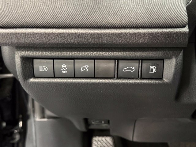 Used 2025 Toyota Camry LE FWD image 15