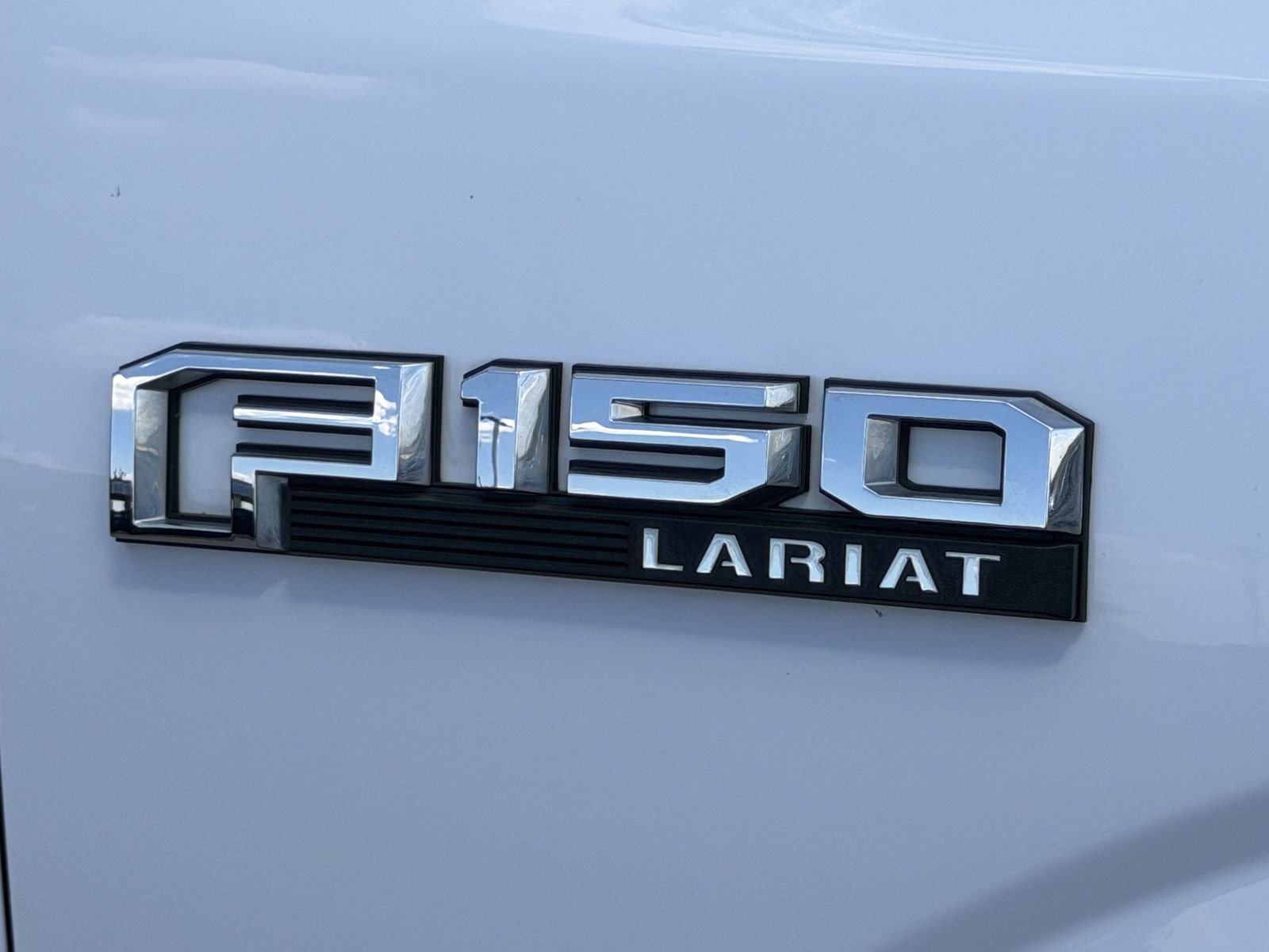 Used 2019 Ford F150 Lariat w/ Equipment Group 502A Luxury AWD/4WD image 11