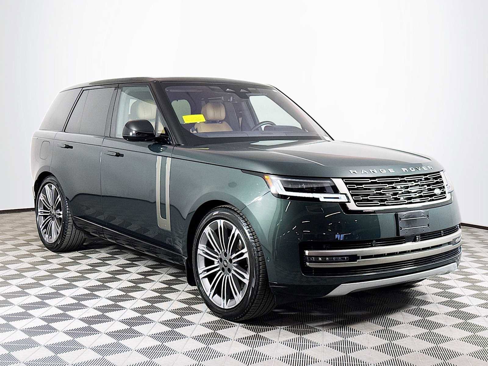 Used 2023 Land Rover Range Rover SE AWD/4WD image 3