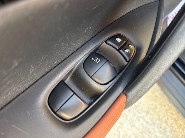 Used 2018 Nissan Rogue SL w/ Premium Package image 10