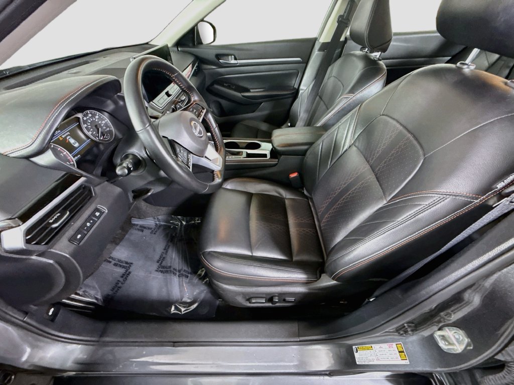 Certified 2025 Nissan Altima 2.5 SR w/ SR Premium Package FWD image 25
