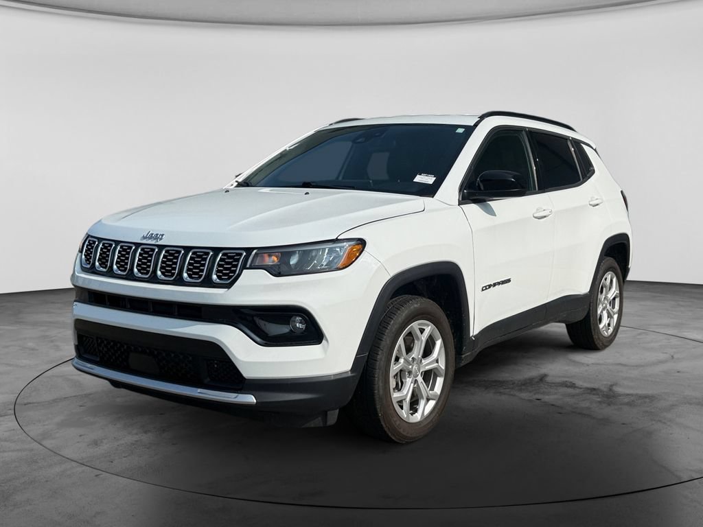 Used 2024 Jeep Compass Latitude AWD/4WD image 4