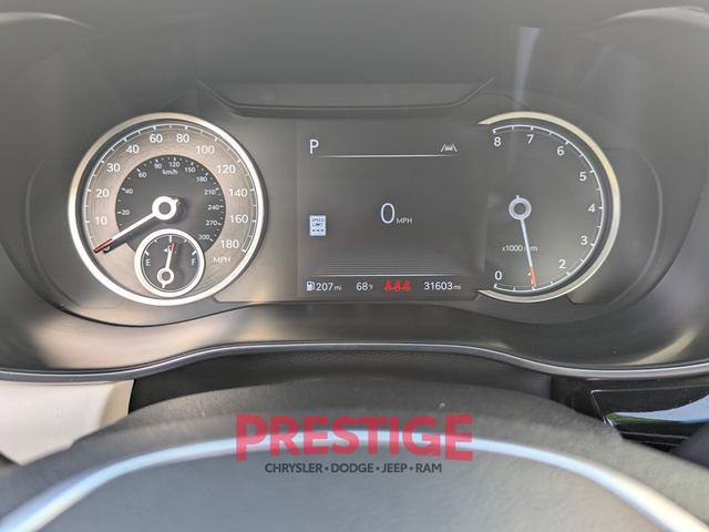 Used 2024 Genesis G70 2.5T image 13