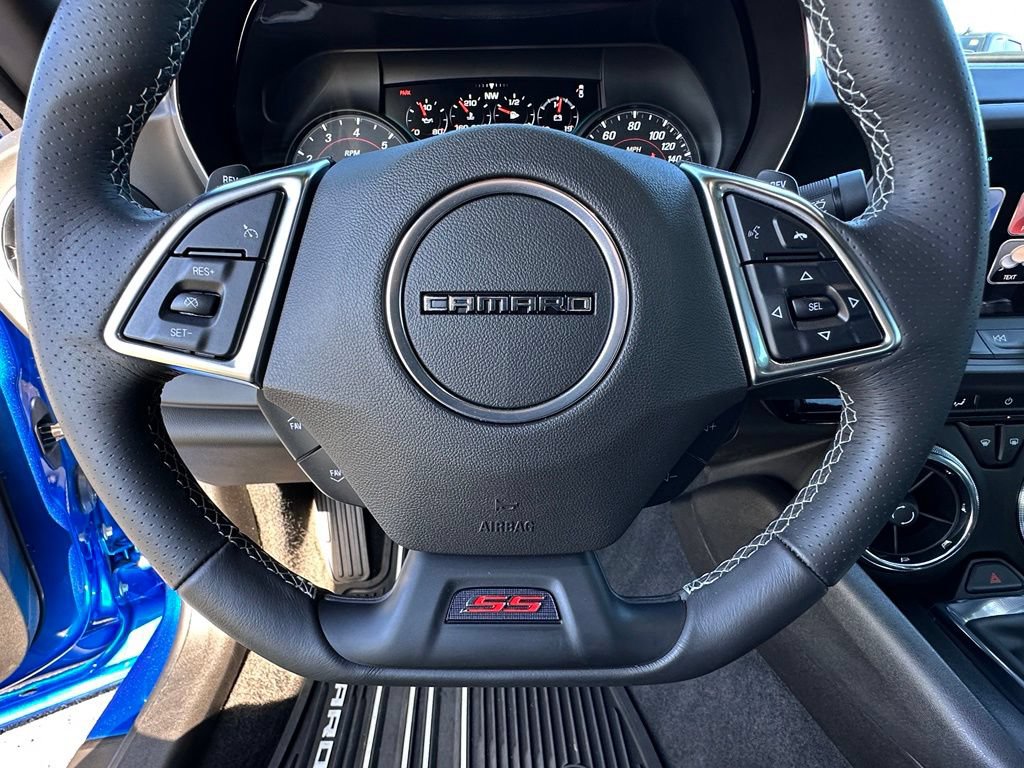 Used 2018 Chevrolet Camaro SS RWD image 30