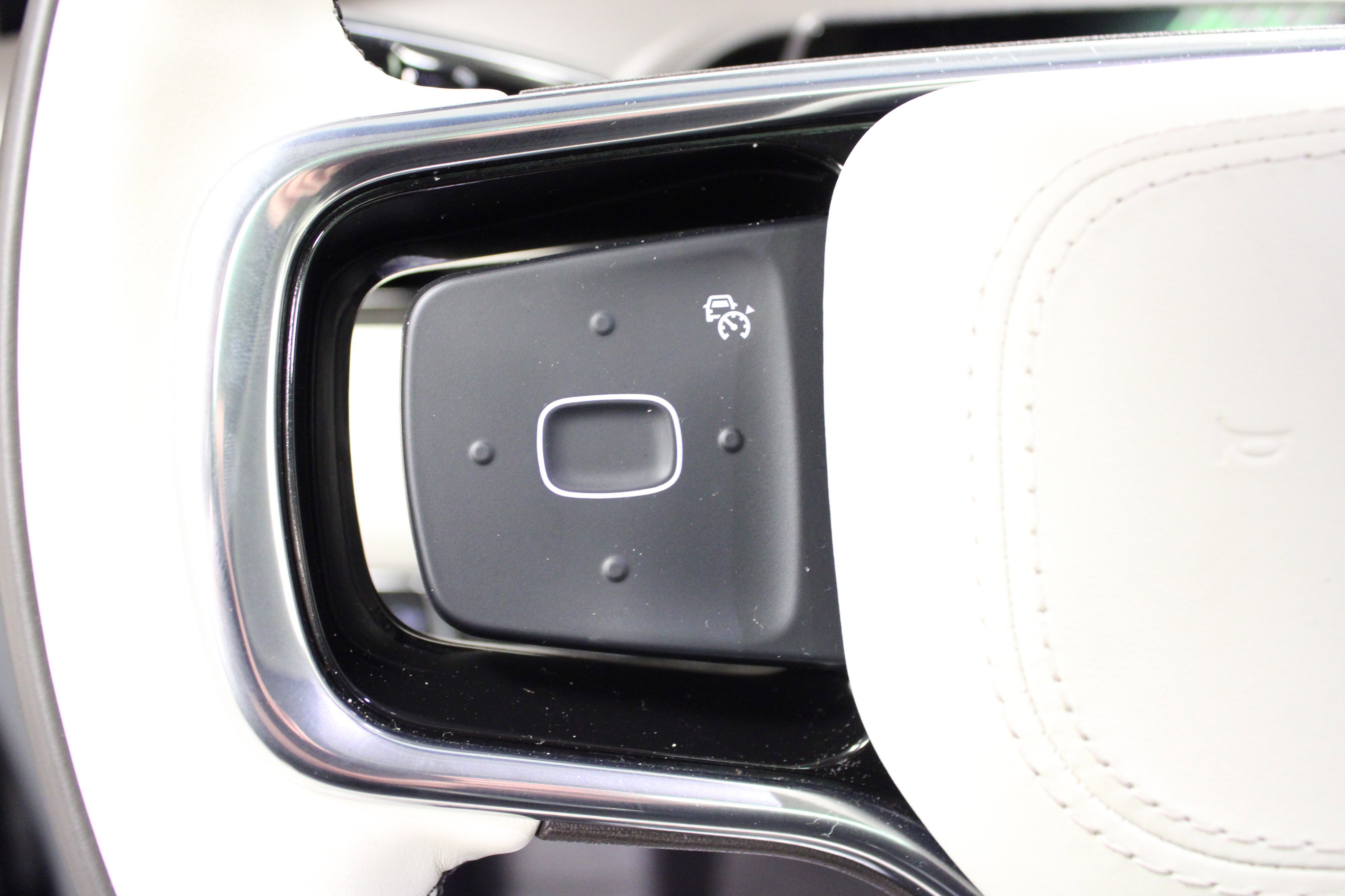 Used 2024 Lincoln Nautilus Black Label w/ Jet Appearance Package (87T) AWD/4WD image 19