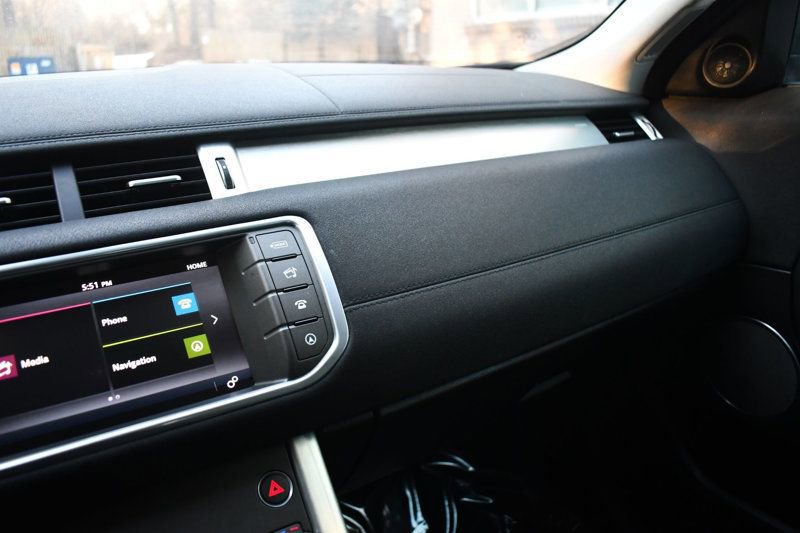 Used 2017 Land Rover Range Rover Evoque SE image 23