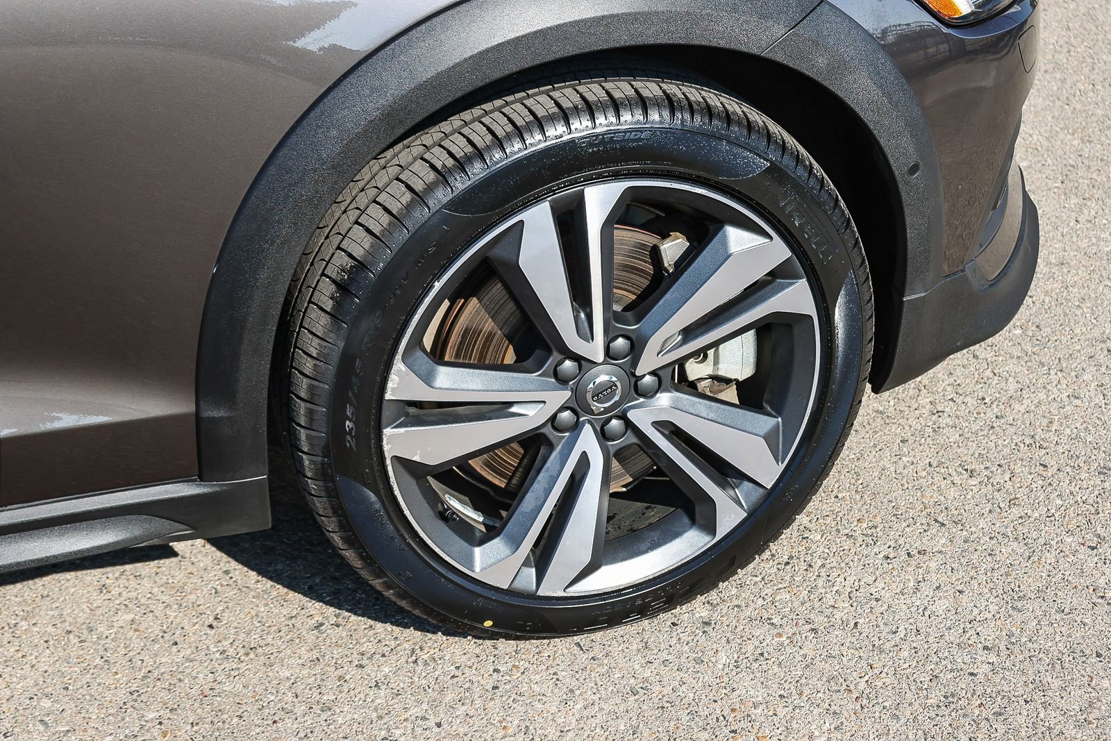 Used 2025 Volvo V60 B5 Cross Country Plus image 14