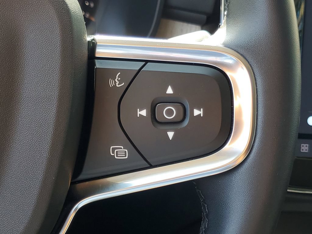 Certified 2023 Volvo XC40 B4 Core w/ Convenience Package FWD image 22