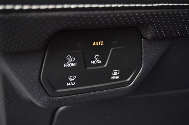 New 2026 Volkswagen Atlas Cross Sport SE image 11