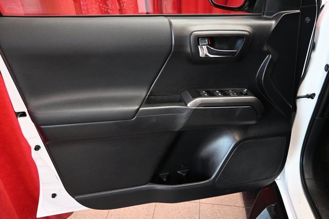 Certified 2020 Toyota Tacoma TRD Off-Road image 19