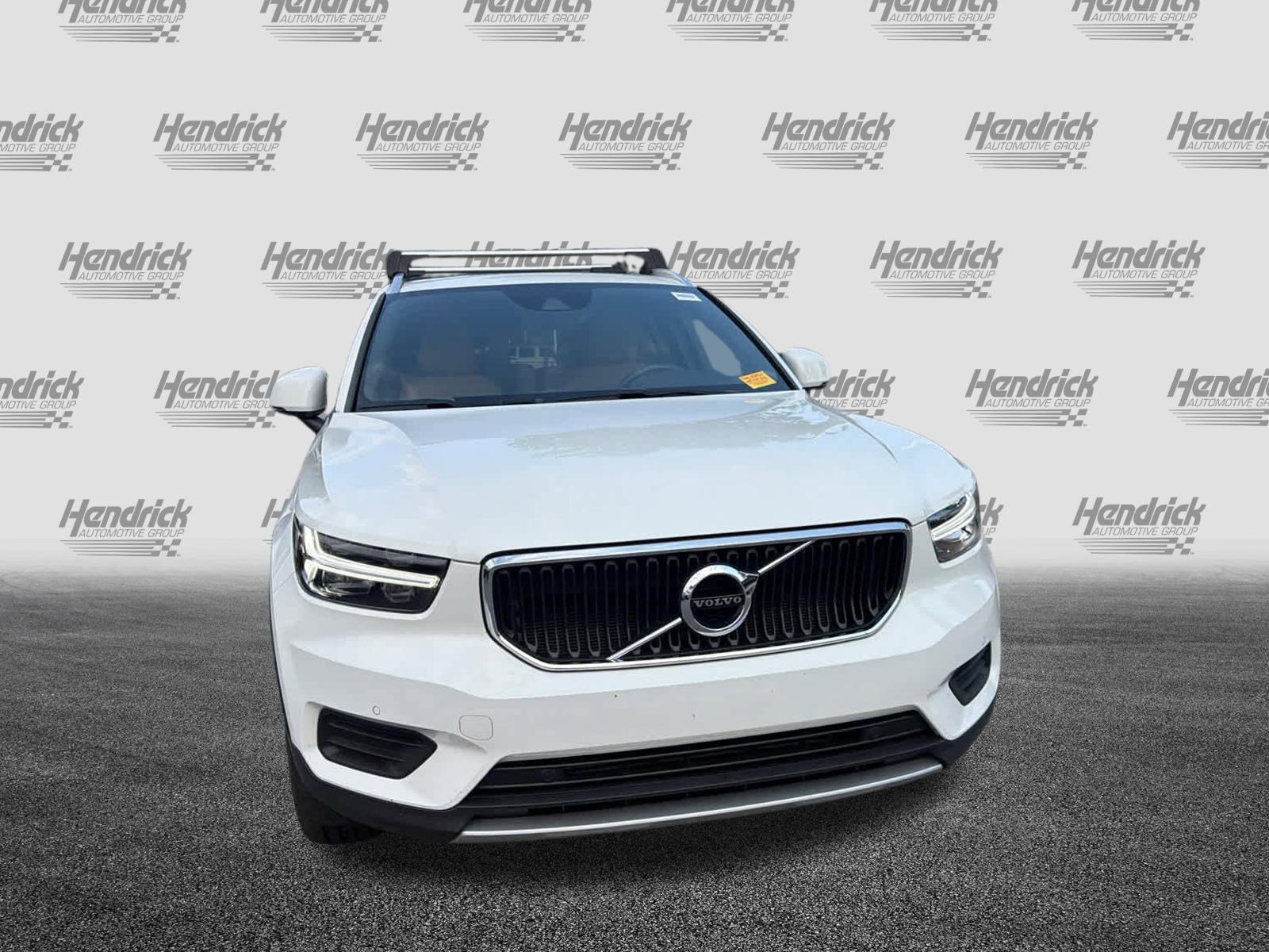 Used 2020 Volvo XC40 T5 Momentum w/ Protection Package Premier AWD/4WD image 3