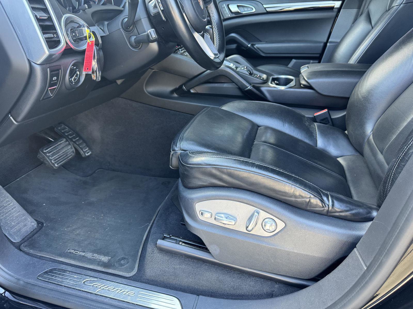Used 2016 Porsche Cayenne AWD/4WD image 15