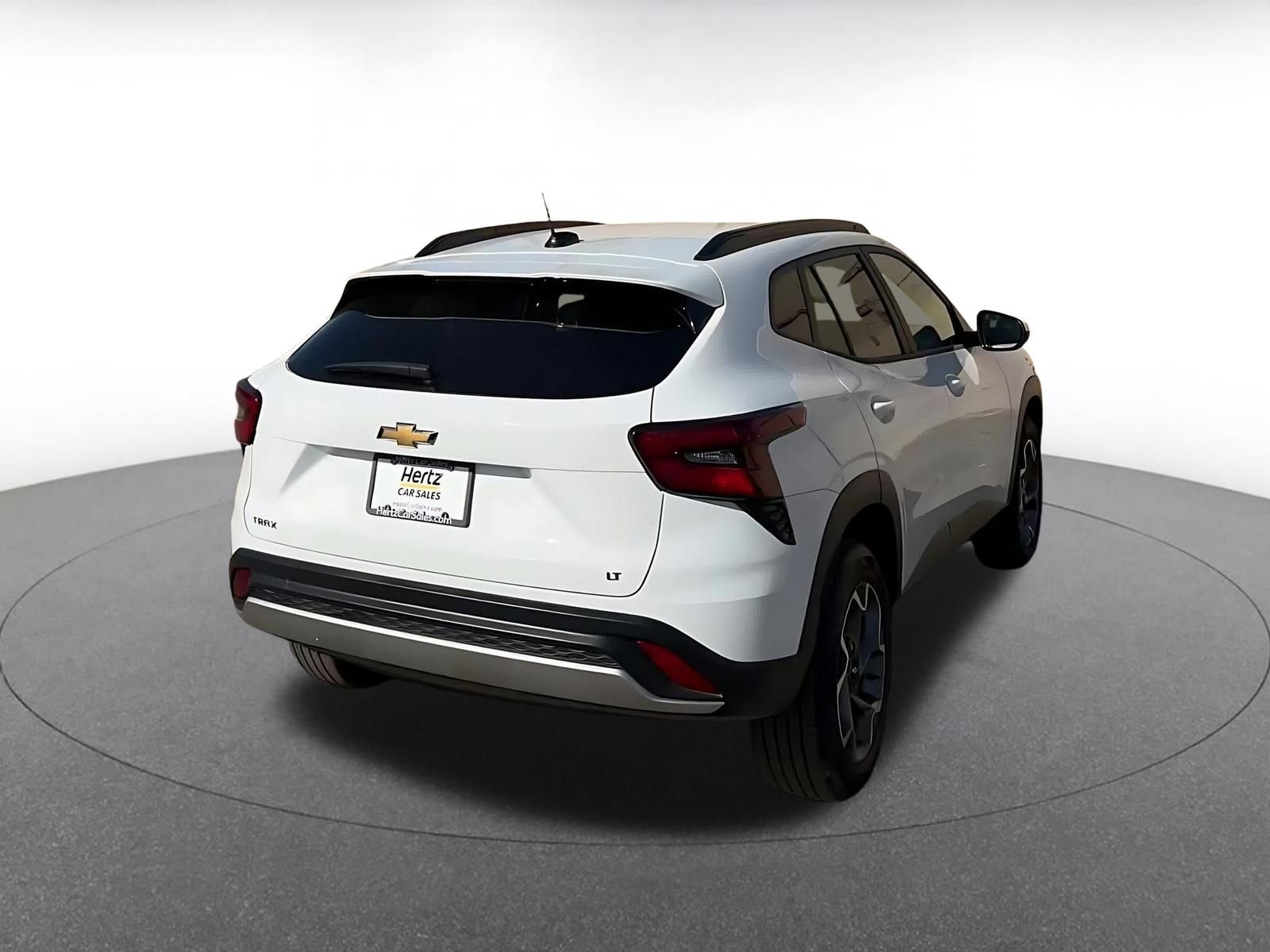 Used 2025 Chevrolet Trax LT w/ LT Convenience Package image 14