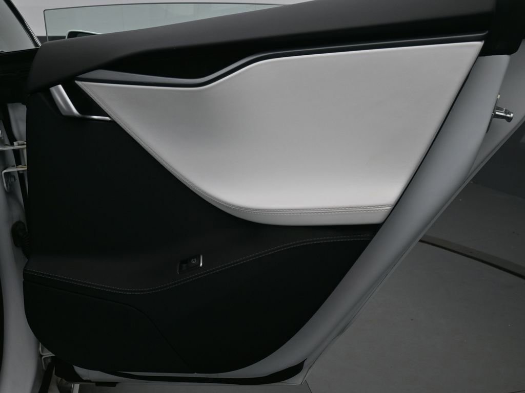 Used 2020 Tesla Model S Long Range image 21