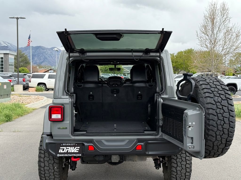 Used 2021 Jeep Wrangler Unlimited Rubicon AWD/4WD image 12