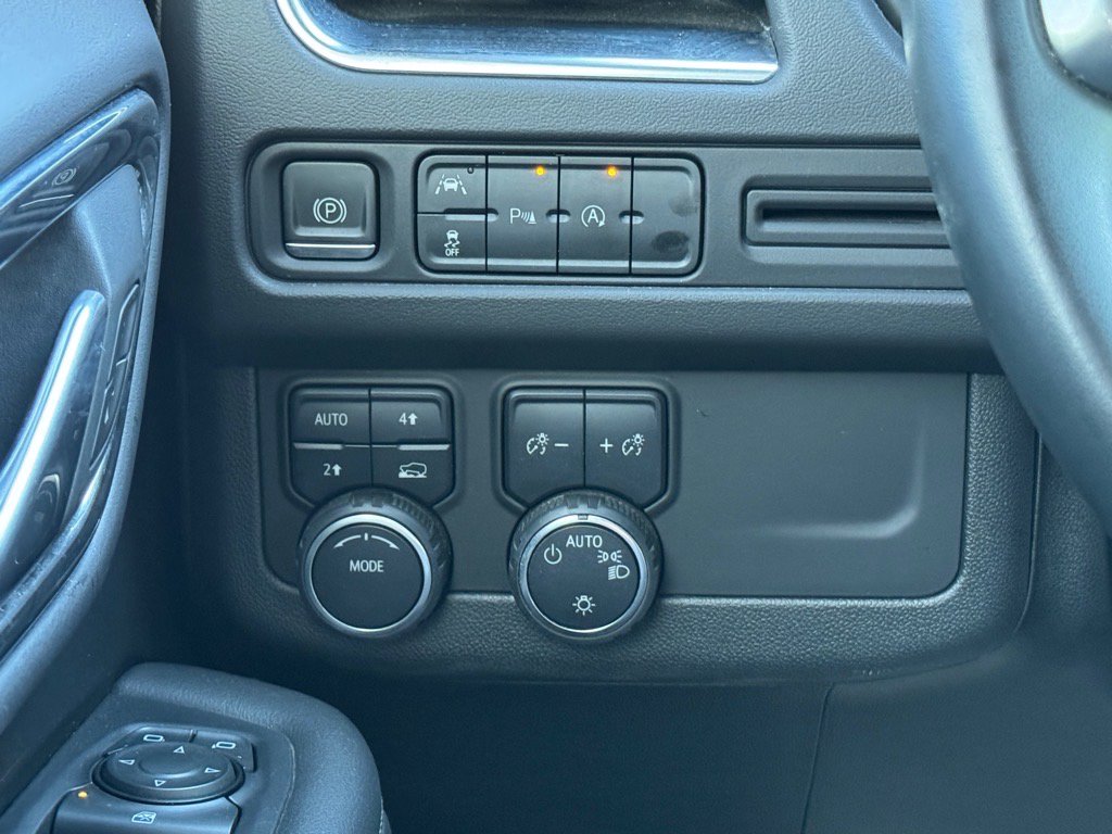 Used 2023 Chevrolet Suburban LT image 21