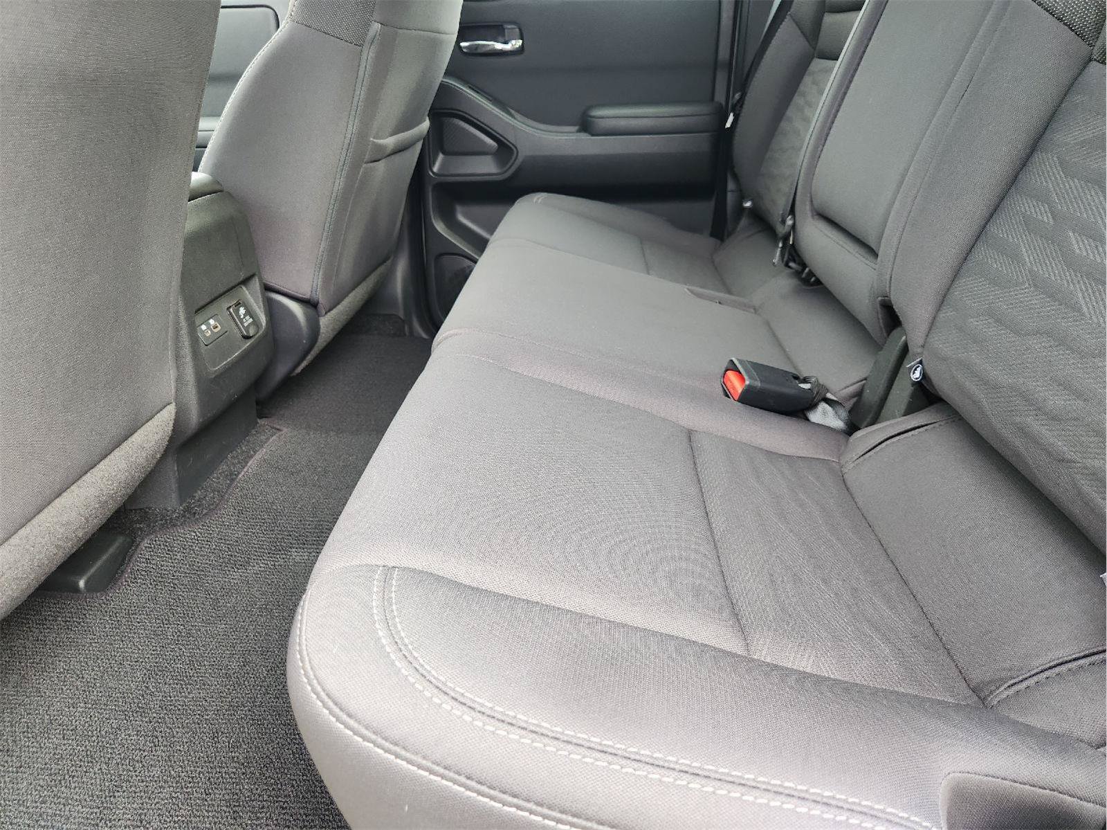 Used 2024 Nissan Frontier SV w/ SV Convenience Package RWD image 30