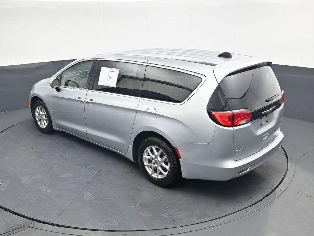 Used 2023 Chrysler Voyager LX FWD image 28