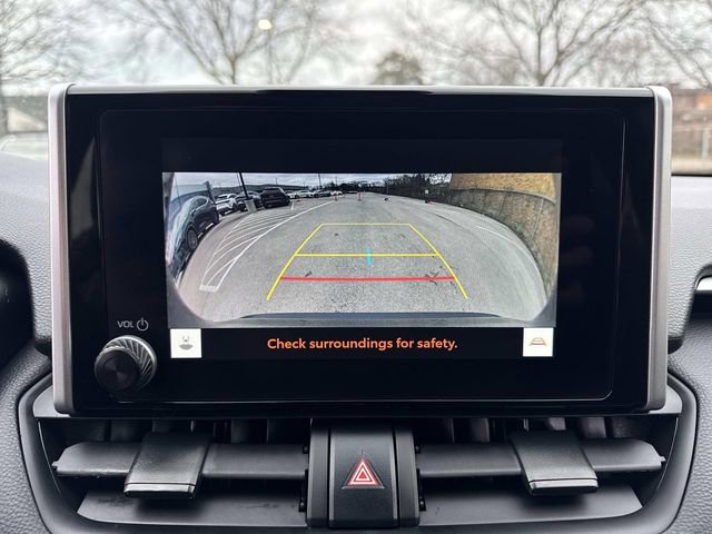 Used 2024 Toyota RAV4 LE image 22