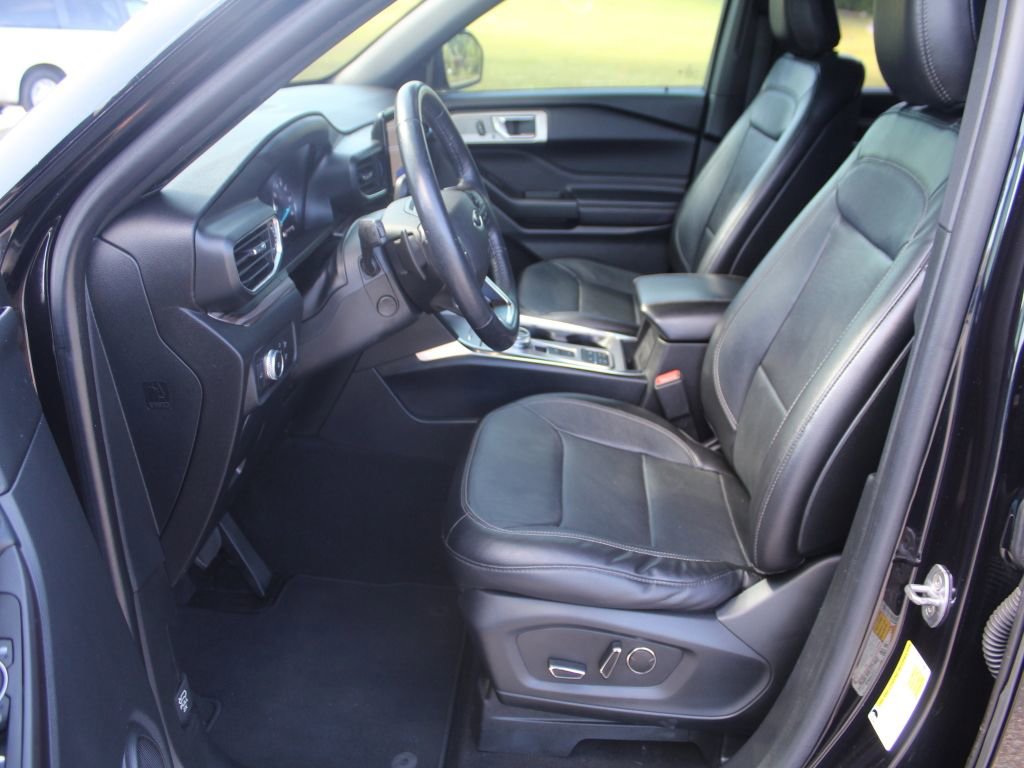 Used 2020 Ford Explorer Limited RWD image 3