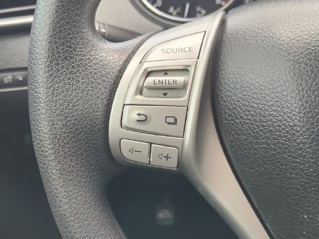 Used 2016 Nissan Rogue SV FWD image 28