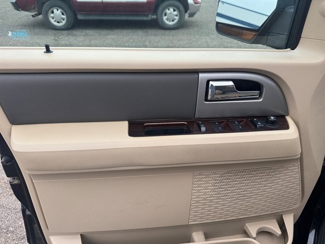 Used 2014 Ford Expedition EL XLT w/ Equipment Group 202A image 19