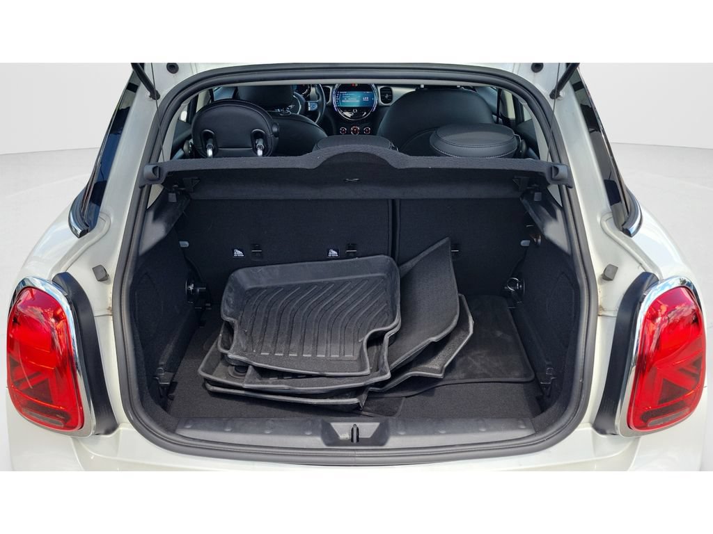 Used 2024 MINI Cooper 4-Door Hardtop FWD image 9
