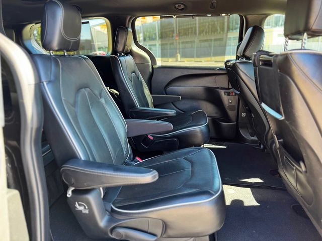 Used 2018 Chrysler Pacifica Limited w/ Advanced Safetytec Group FWD image 35