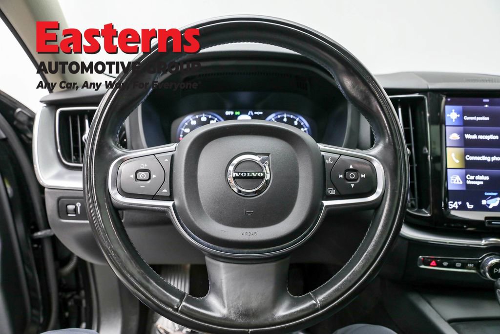 Used 2019 Volvo XC60 T5 Momentum w/ Multimedia Package image 10