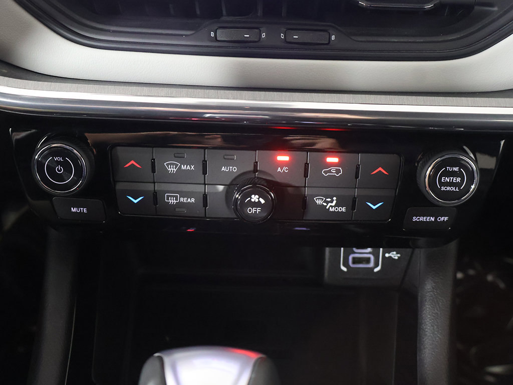 Used 2023 Jeep Compass Limited w/ Elite Group AWD/4WD image 47