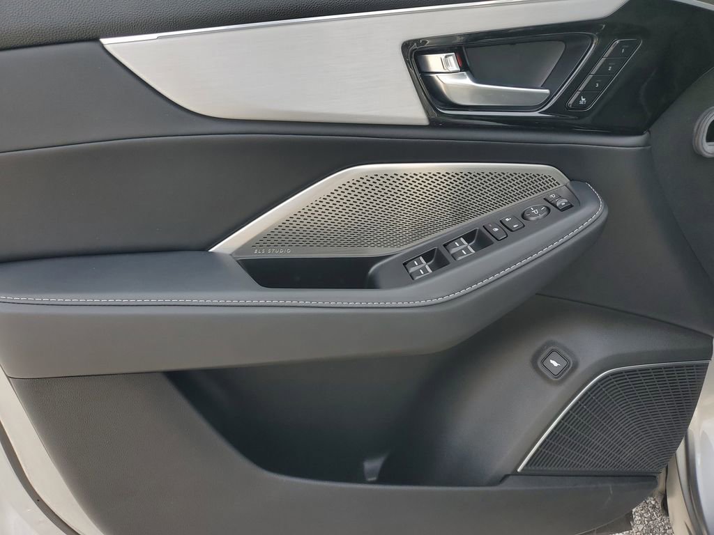 Certified 2023 Acura MDX FWD w/ Technology Package image 20