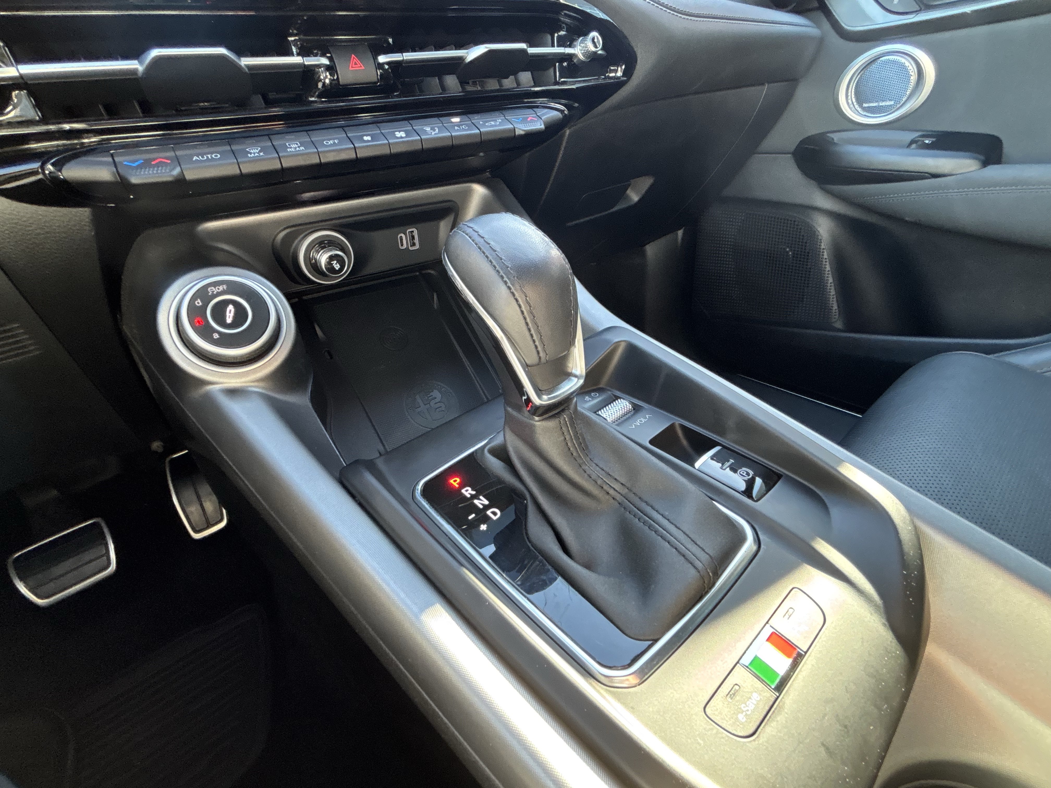 Used 2024 Alfa Romeo Tonale Veloce AWD/4WD image 22