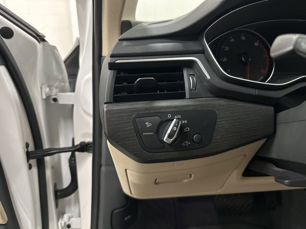 Used 2019 Audi A4 2.0T Premium FWD image 31