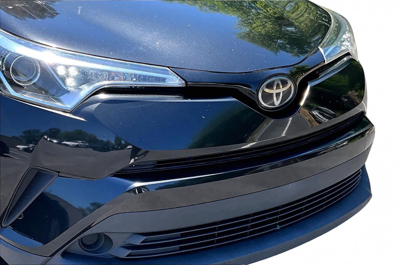 Used 2018 Toyota C-HR XLE FWD image 28