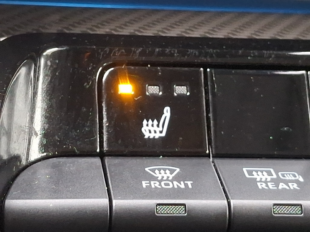Certified 2024 Toyota Prius XLE FWD image 24