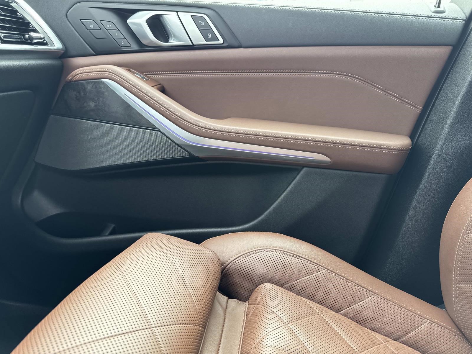 Certified 2024 BMW X7 xDrive40i w/ Executive Package image 24