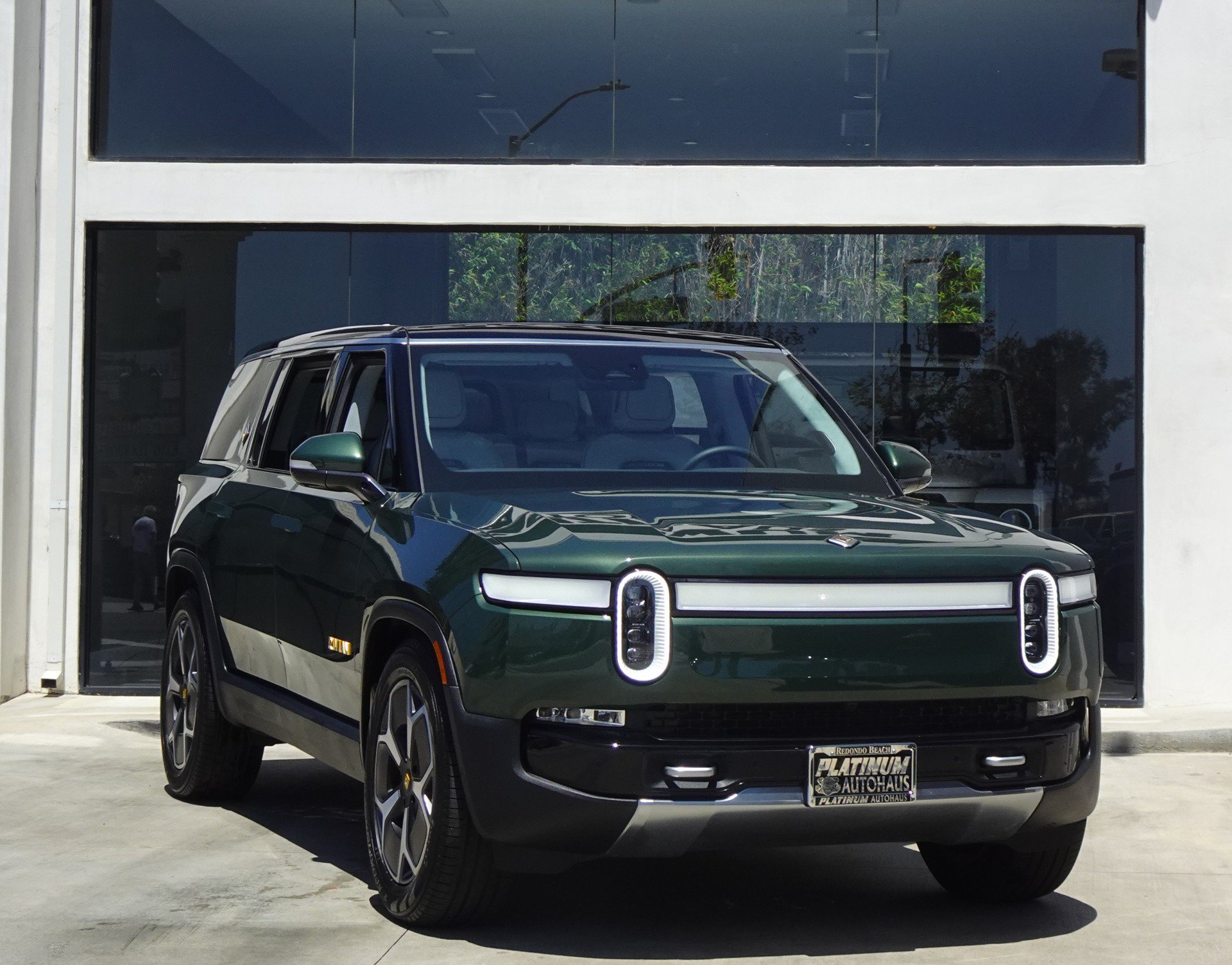 Used 2024 Rivian R1S Adventure AWD/4WD image 10