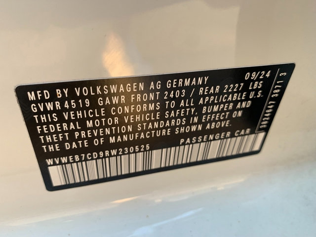 Used 2024 Volkswagen Golf R AWD/4WD image 28