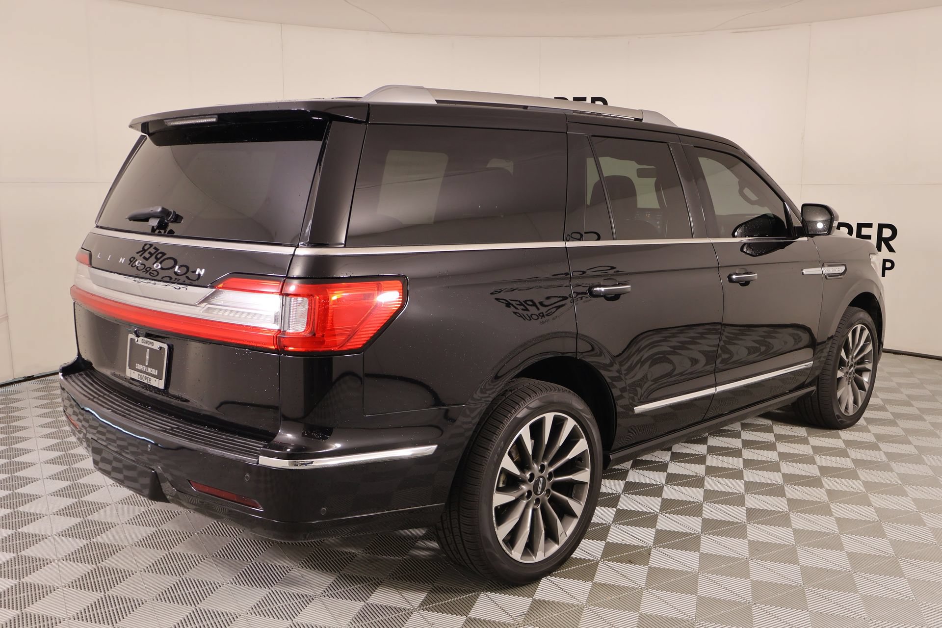 Used 2020 Lincoln Navigator Reserve AWD/4WD image 23