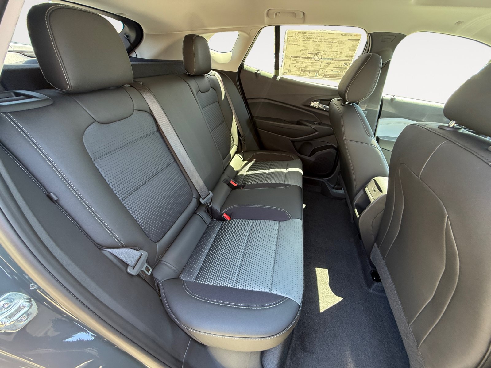 New 2026 Chevrolet Trax LT w/ Sunroof Package FWD image 18