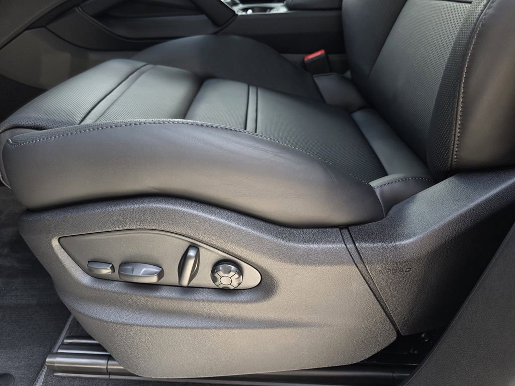 New 2026 Porsche Cayenne E-Hybrid AWD/4WD image 12