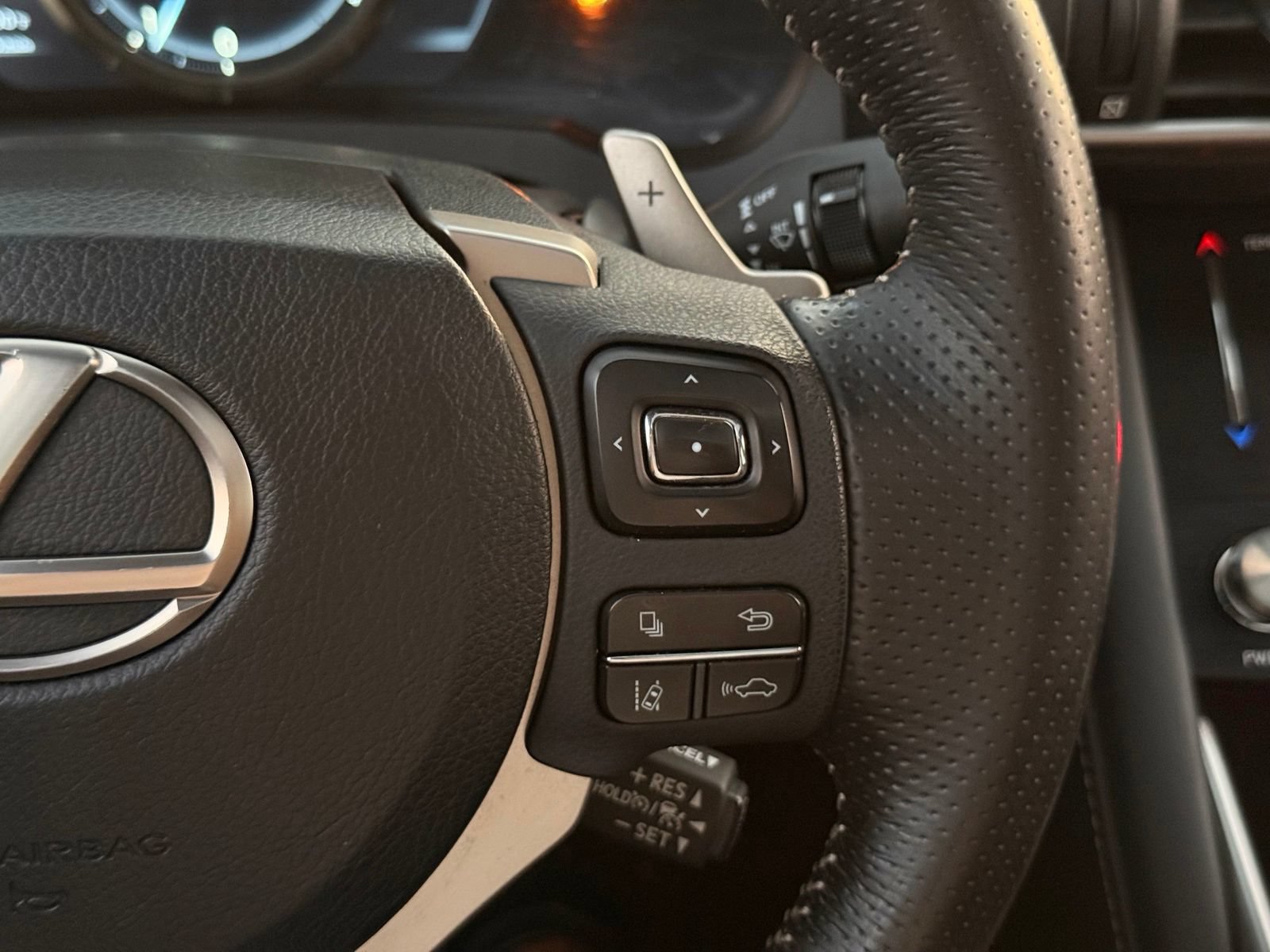Used 2017 Lexus IS 200t F Sport w/ F Sport Package RWD image 33