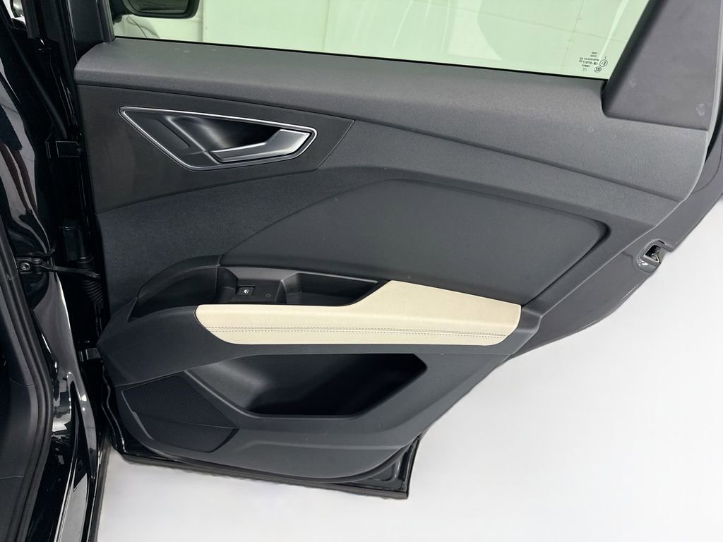 Used 2024 Audi Q4 e-tron Premium w/ Convenience Package image 25