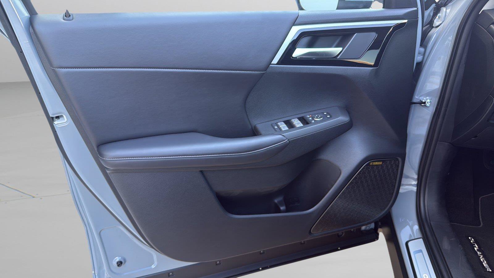 New 2026 Mitsubishi Outlander SE AWD/4WD image 9