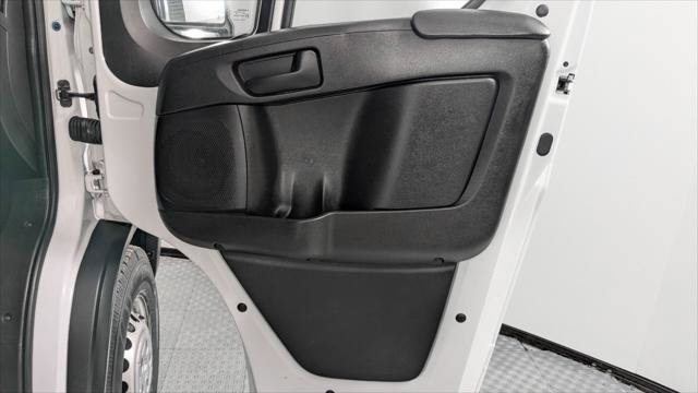 Used 2024 RAM ProMaster 2500 w/ Convenience Group FWD image 17
